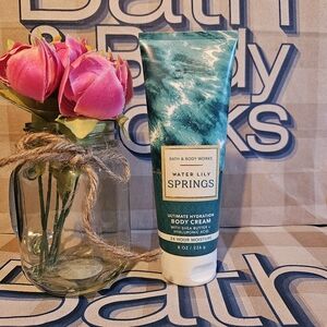 NWT Bath & Body Works Water Lily Springs Body Cream - Green and White